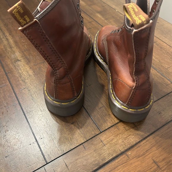 Vintage Dr. Martens Made in England 1460 8-Eye Boots Brown Leather Women’s 7 - Picture 3 of 16